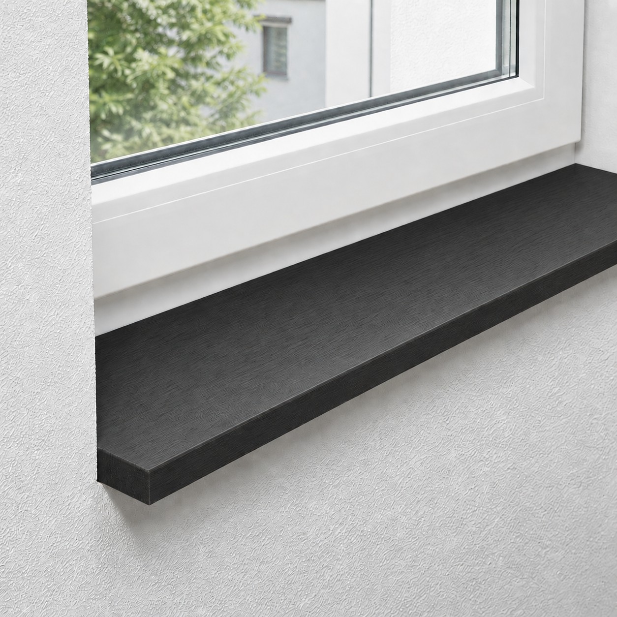 Fensterbank aus massiver, gedämpfter Buche mit durchgehenden Lamellen