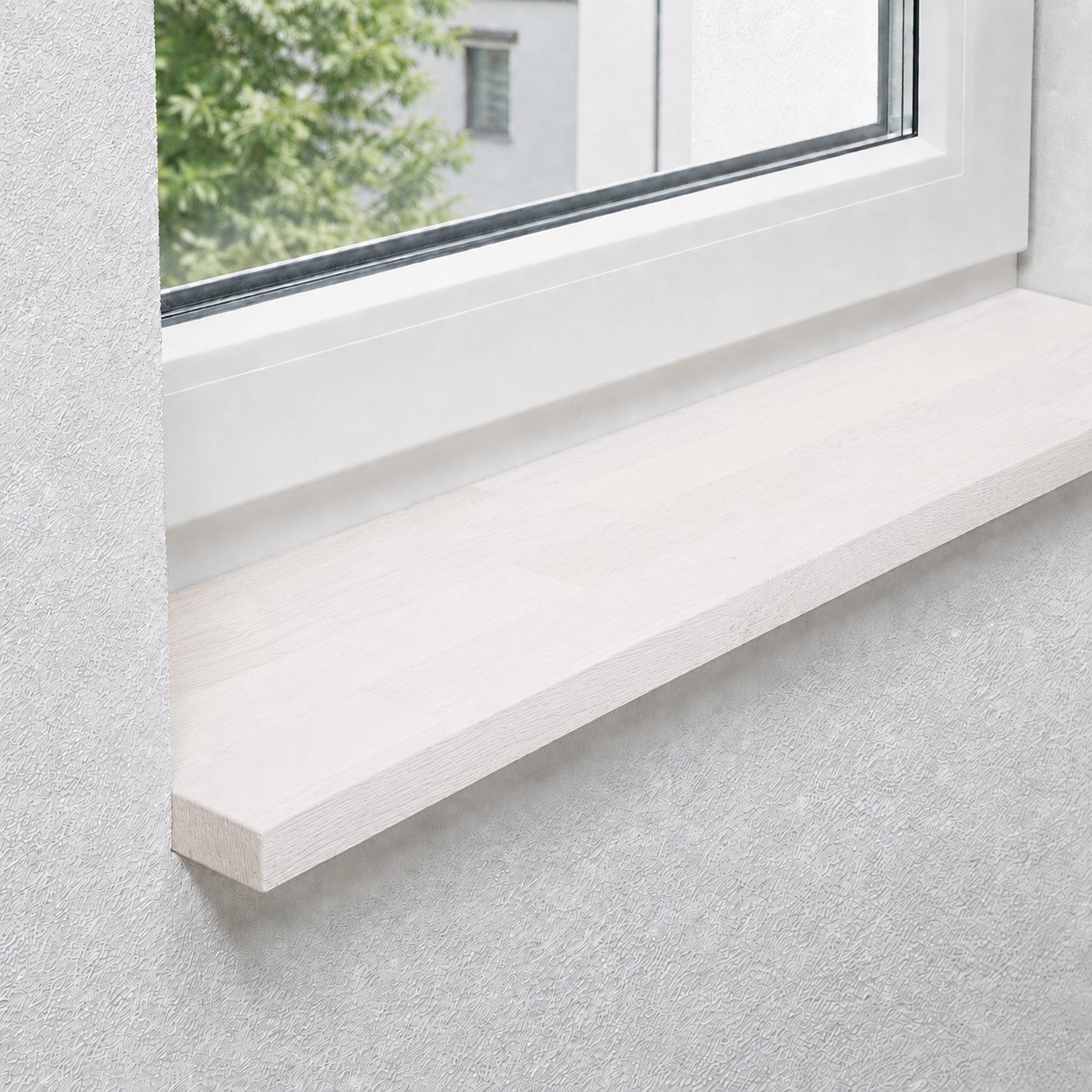 Fensterbank aus massiver, rustikaler Wildeiche mit keilgezinkten Lamellen