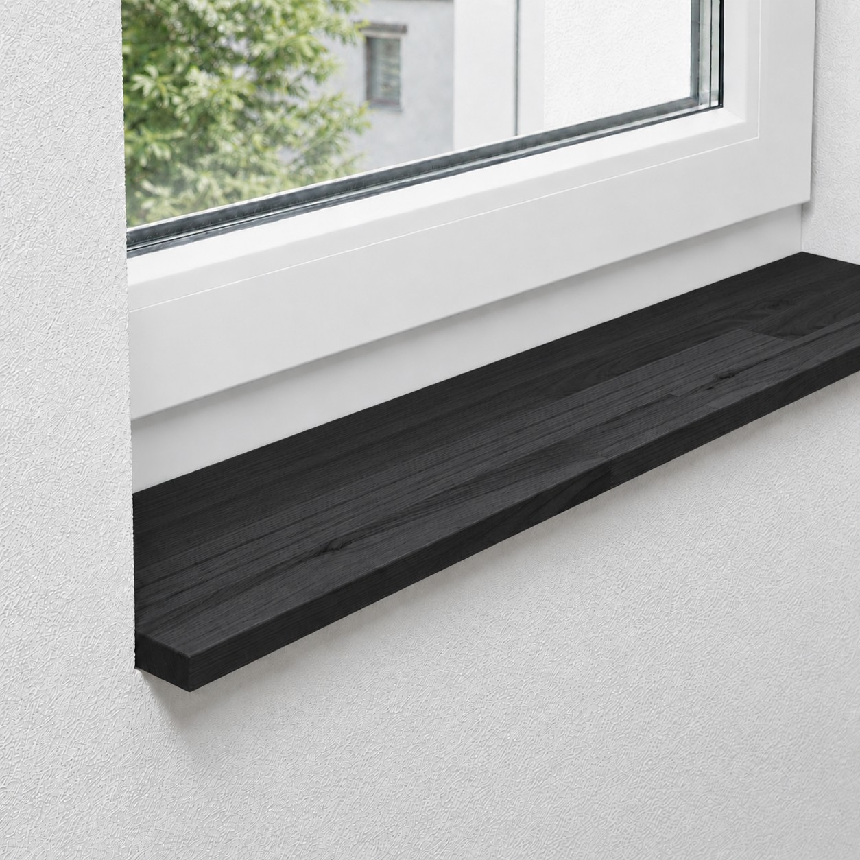 Fensterbank aus massiver, gedämpfter Kernbuche mit durchgehenden Lamellen