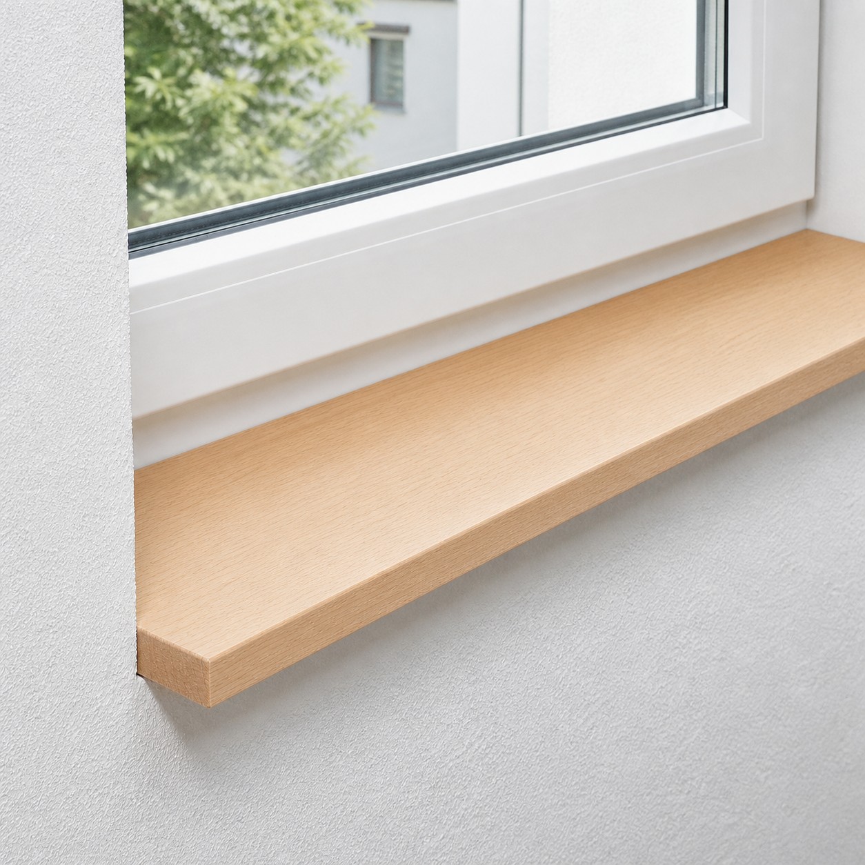 Fensterbank aus massiver, gedämpfter Buche mit durchgehenden Lamellen
