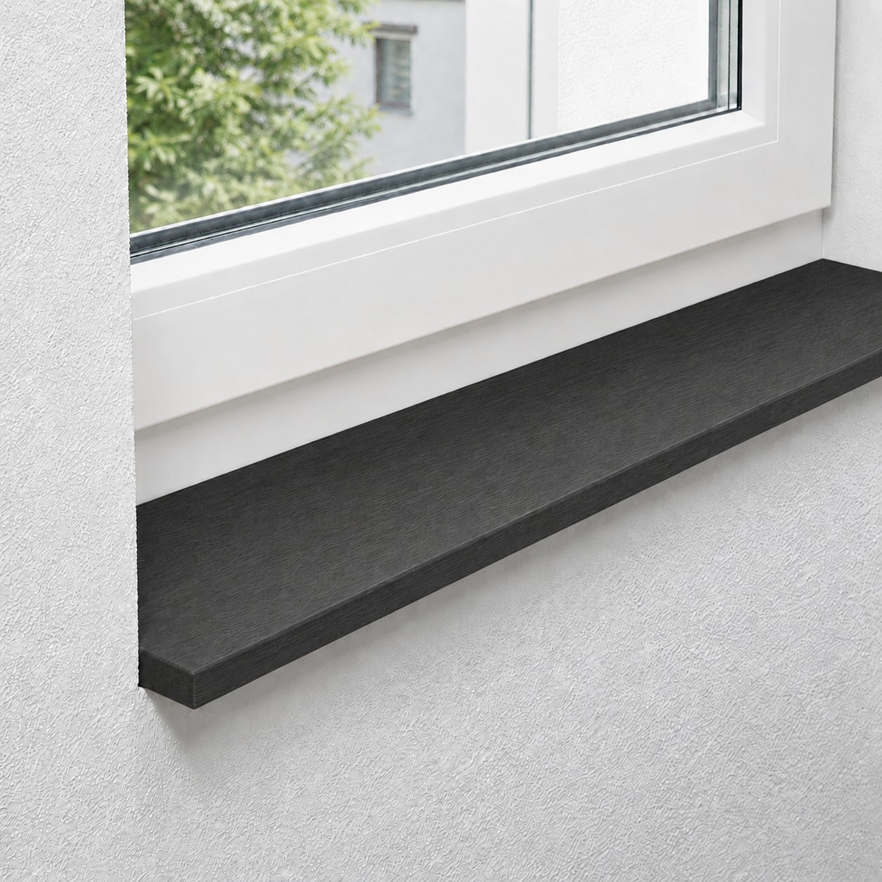 Fensterbank aus massiver, gedämpfter Buche mit durchgehenden Lamellen