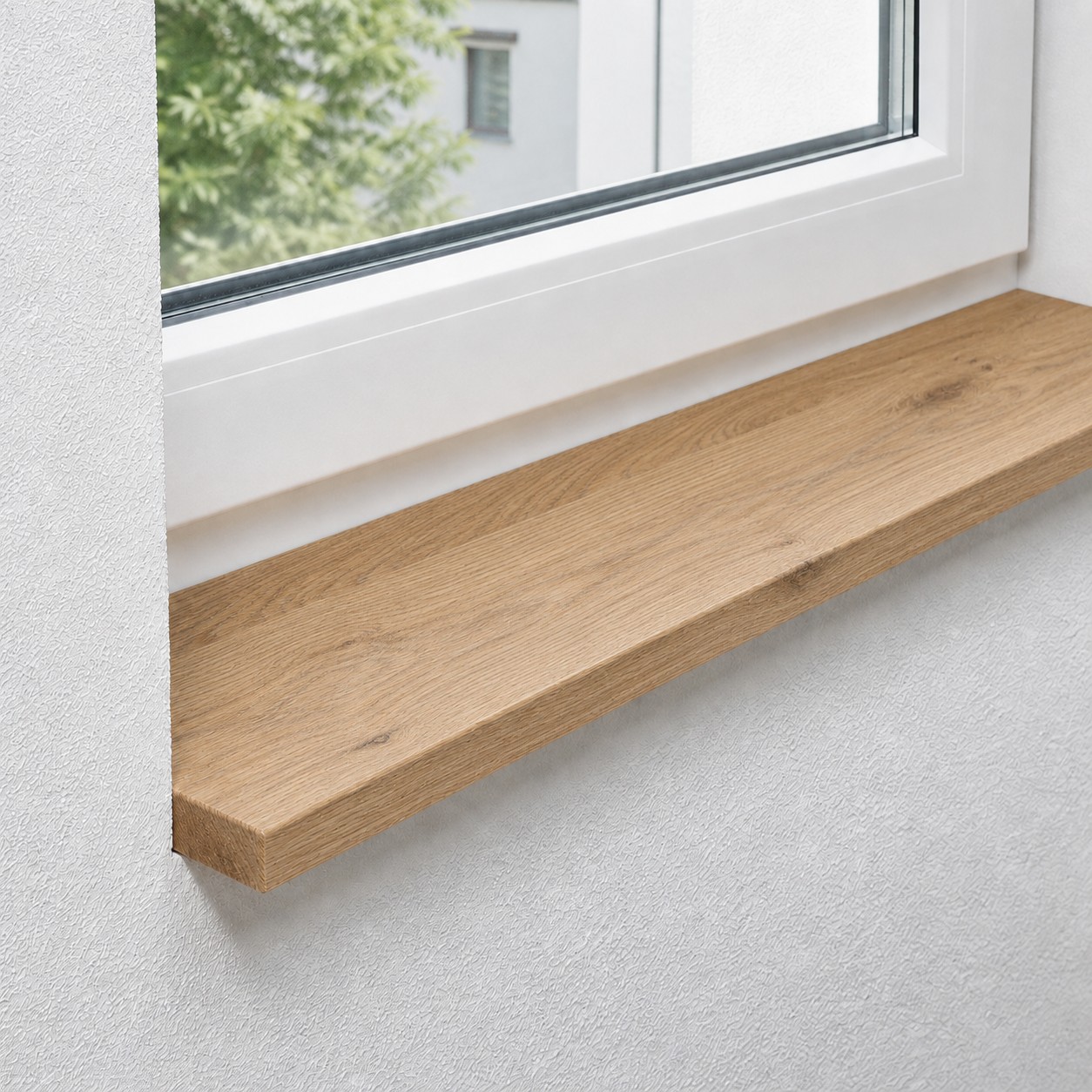 Fensterbank aus massiver, rustikaler Wildeiche mit durchgehenden Lamellen