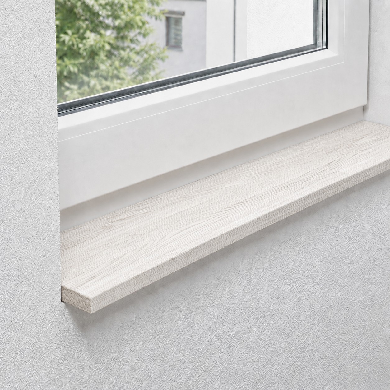 Fensterbank aus massiver, rustikaler Wildeiche mit keilgezinkten Lamellen