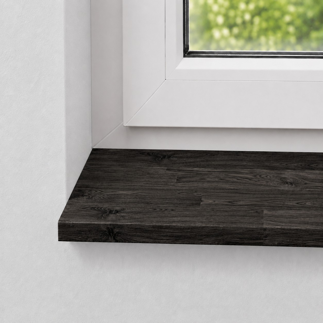 Fensterbank aus massiver, rustikaler Wildeiche mit keilgezinkten Lamellen