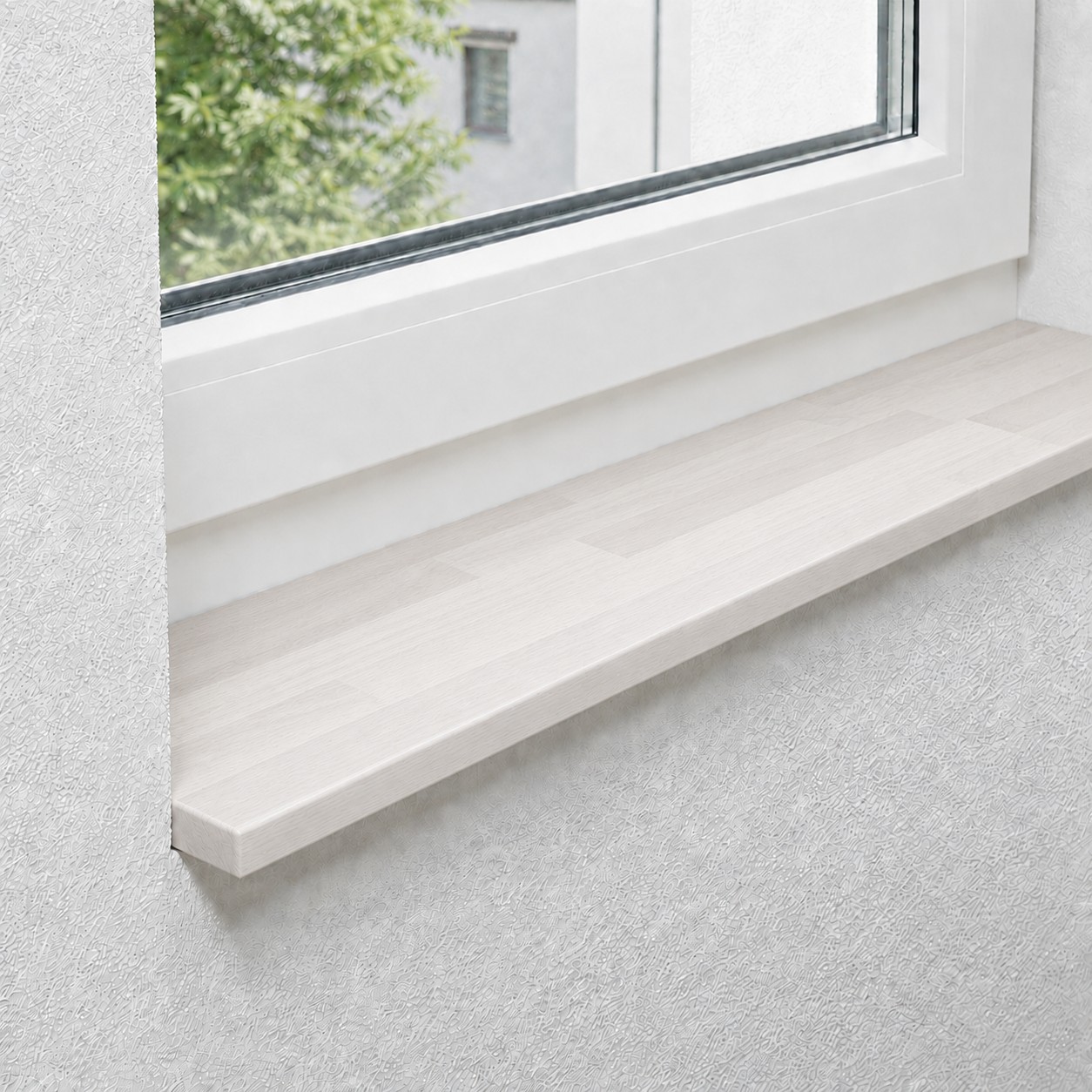 Fensterbank aus massiver, gedämpfter Kernbuche mit keilgezinkten Lamellen