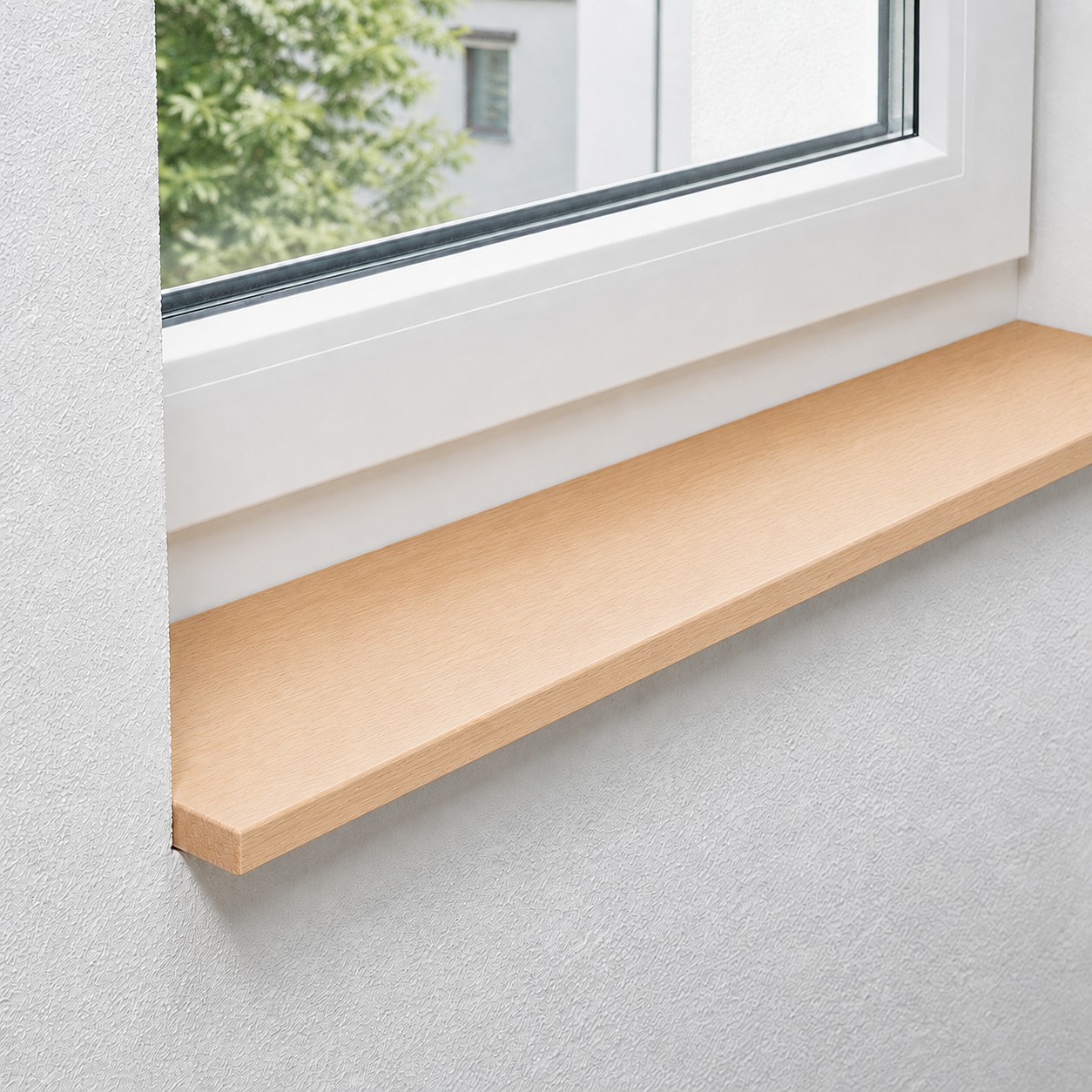 Fensterbank aus massiver, gedämpfter Buche mit durchgehenden Lamellen