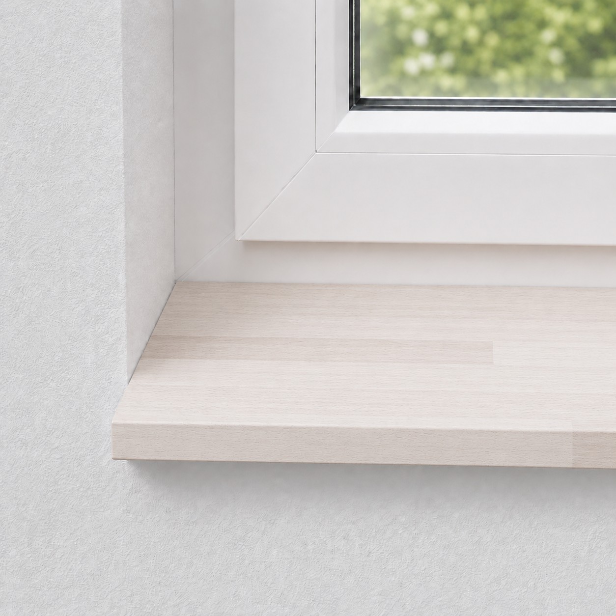Fensterbank aus massiver, gedämpfter Buche mit keilgezinkten Lamellen