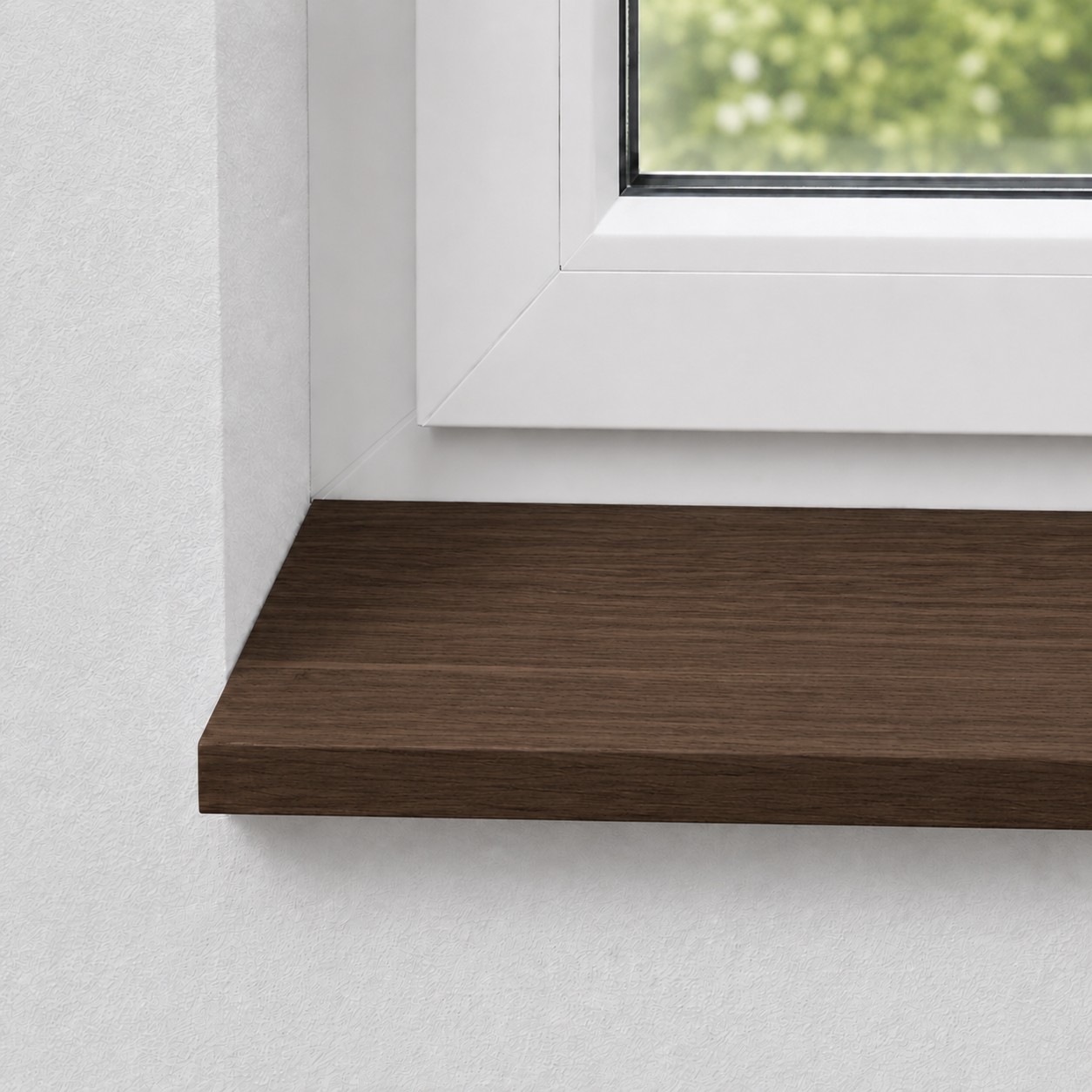 Fensterbank aus massiver, gedämpfter Buche mit durchgehenden Lamellen
