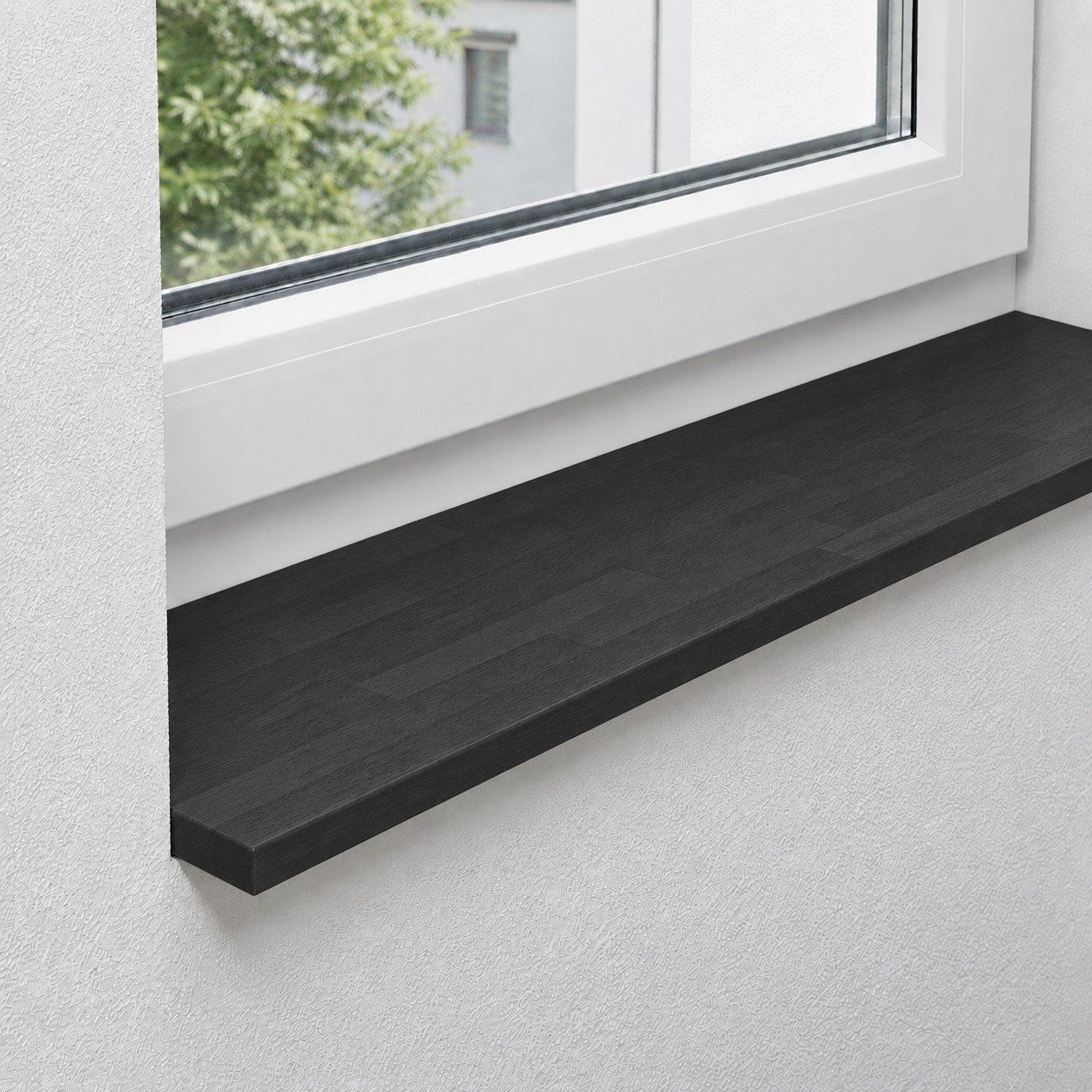 Fensterbank aus massiver, gedämpfter Buche mit keilgezinkten Lamellen