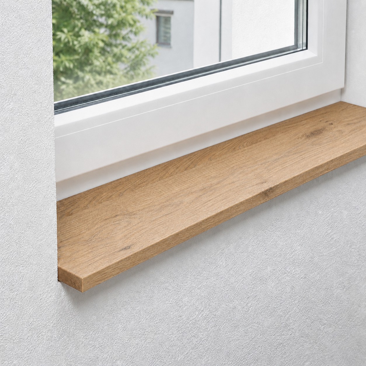 Fensterbank aus massiver, rustikaler Wildeiche mit durchgehenden Lamellen